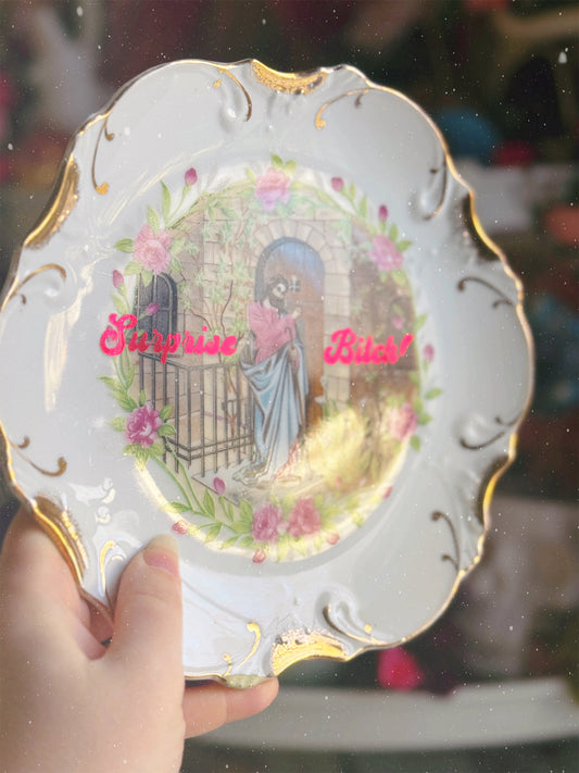 Surprise Bitch! - Dirty Dish - Wall Decor