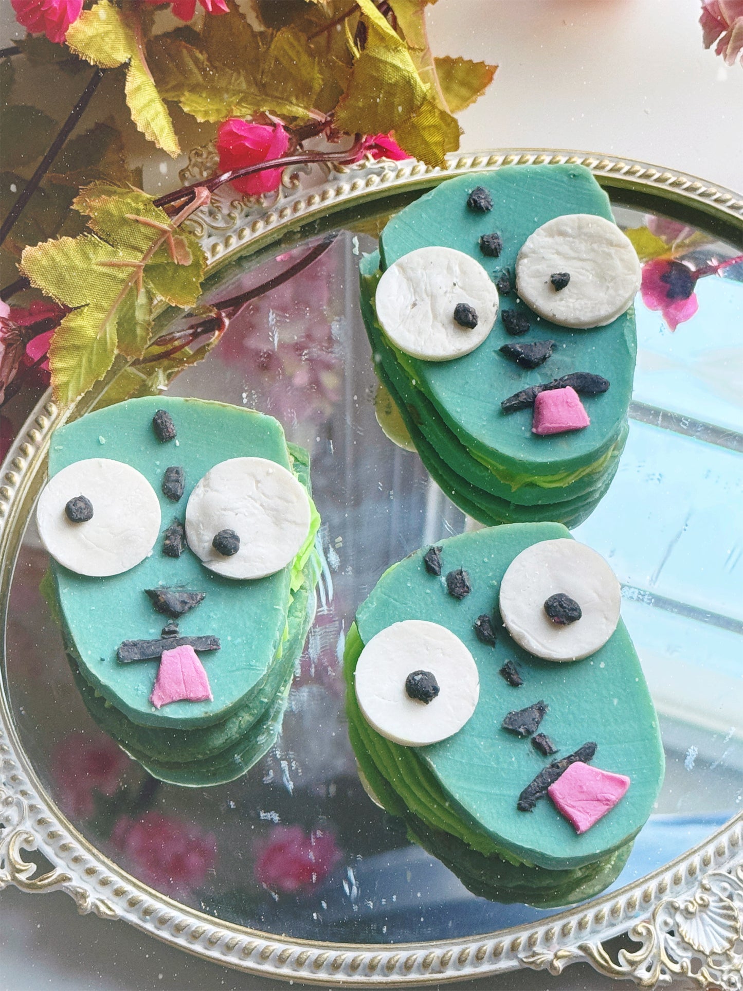 "DOOM! DOOM! DOOM!" -  Snowberry & Cashmere